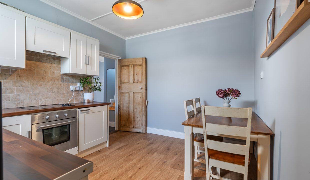 9 Woodland View - interior-5