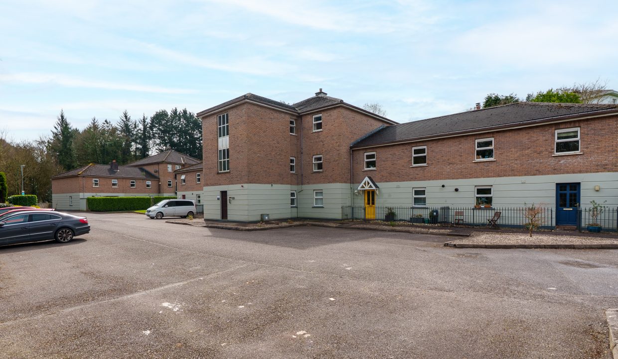 Apt 17 Woodville - exterior-2