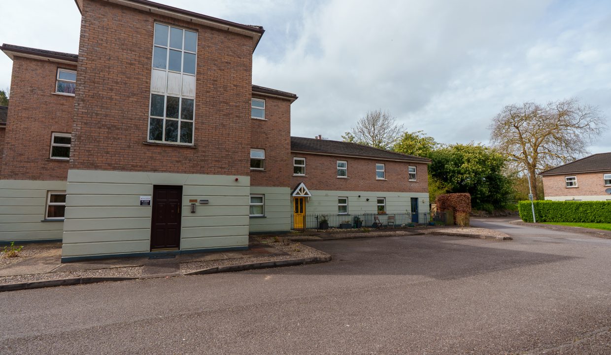 Apt 17 Woodville - exterior-4