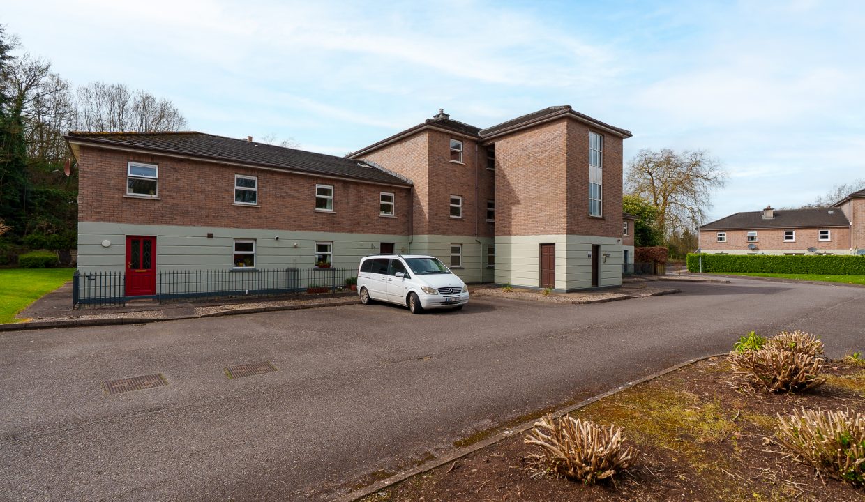 Apt 17 Woodville - exterior-5