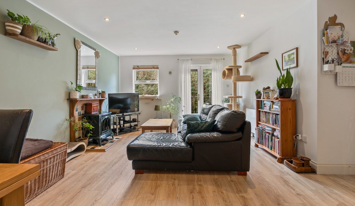 Apt 17 Woodville - interior-1