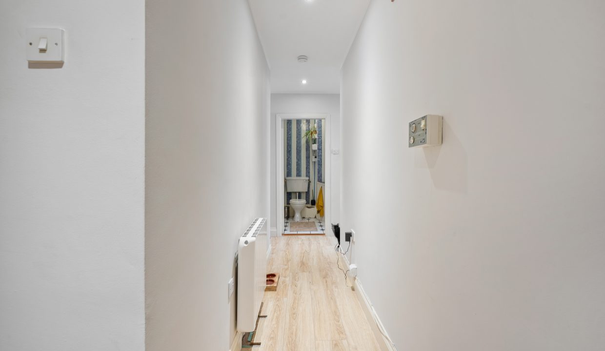 Apt 17 Woodville - interior-13