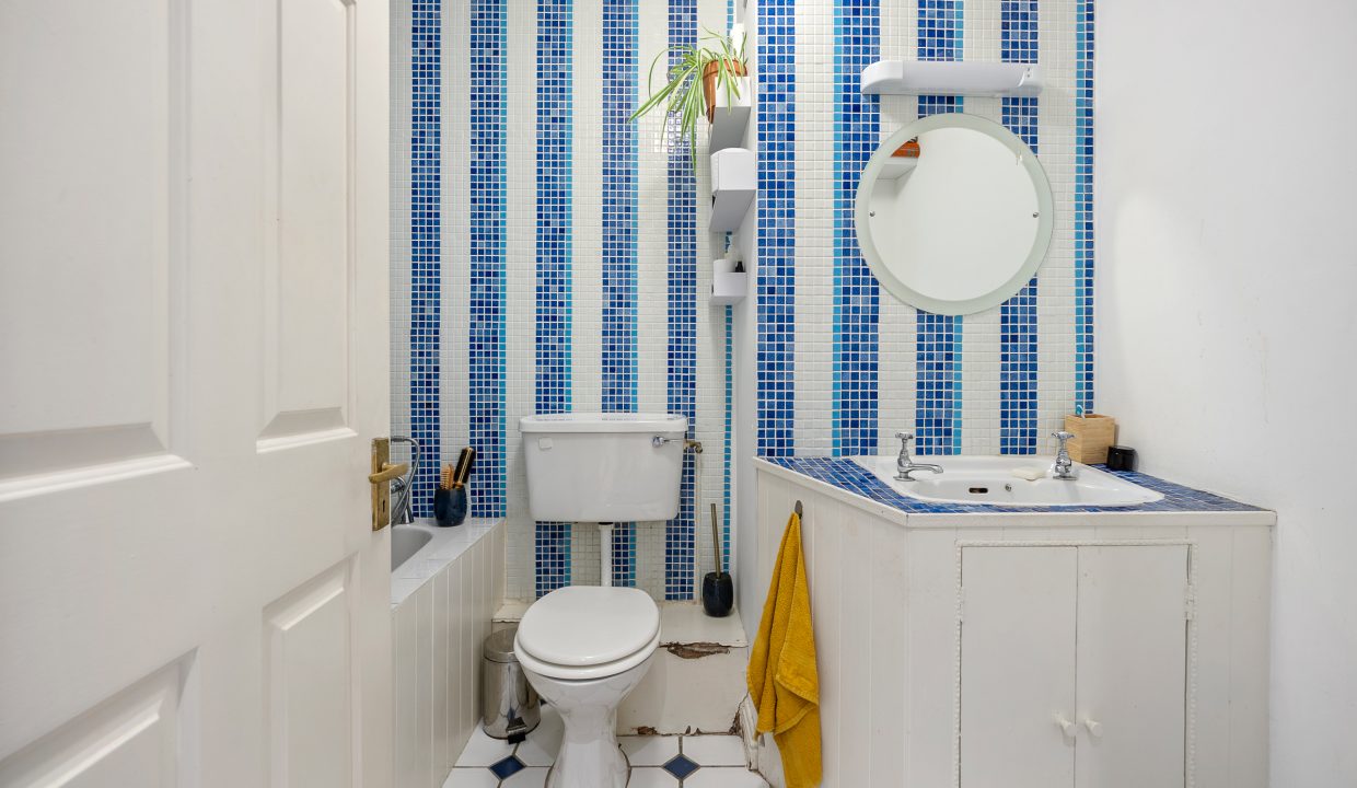 Apt 17 Woodville - interior-14