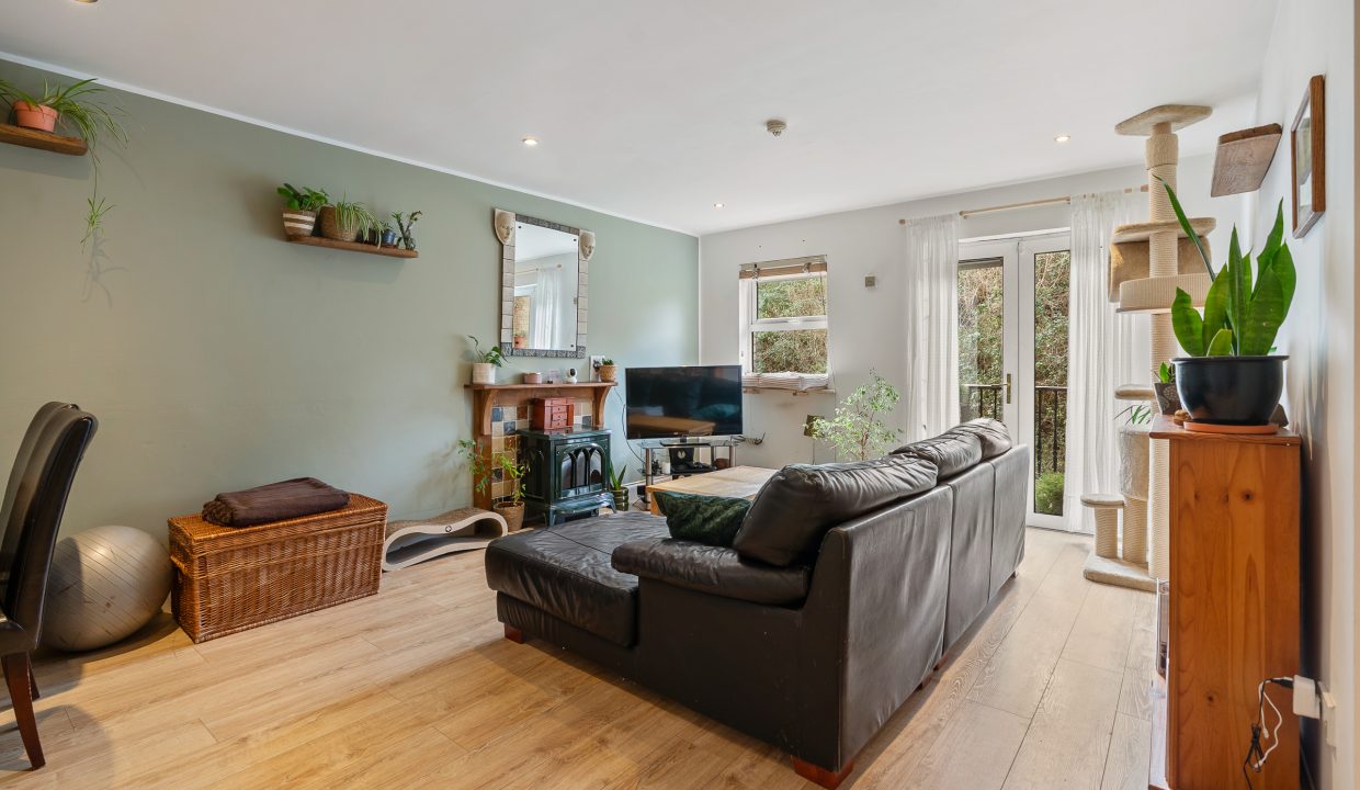 Apt 17 Woodville - interior-2