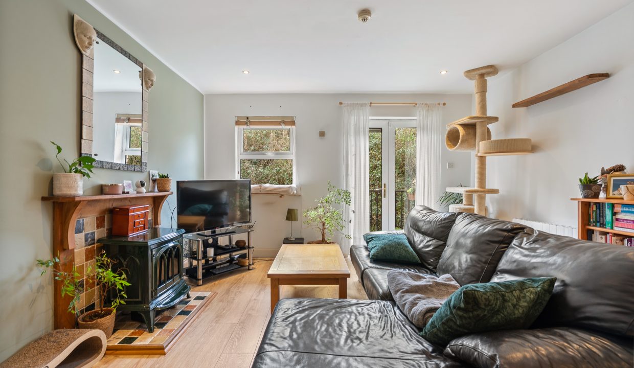 Apt 17 Woodville - interior-3