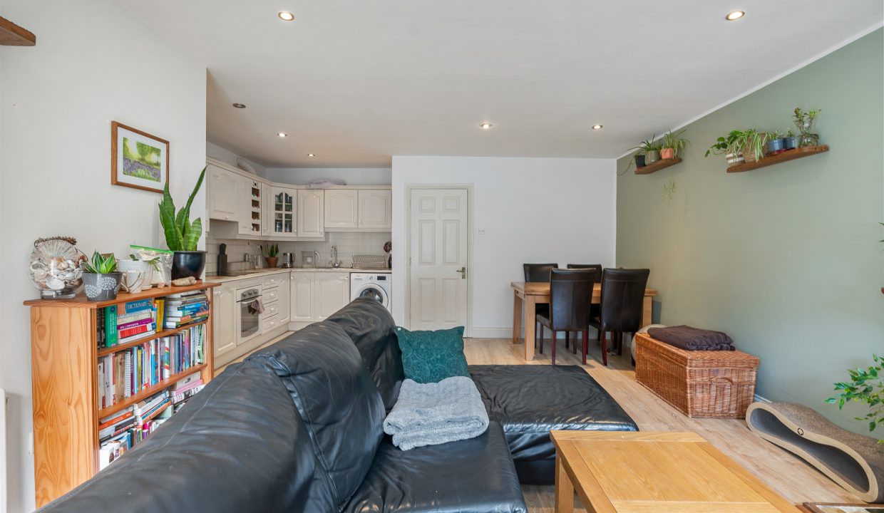 Apt 17 Woodville - interior-5