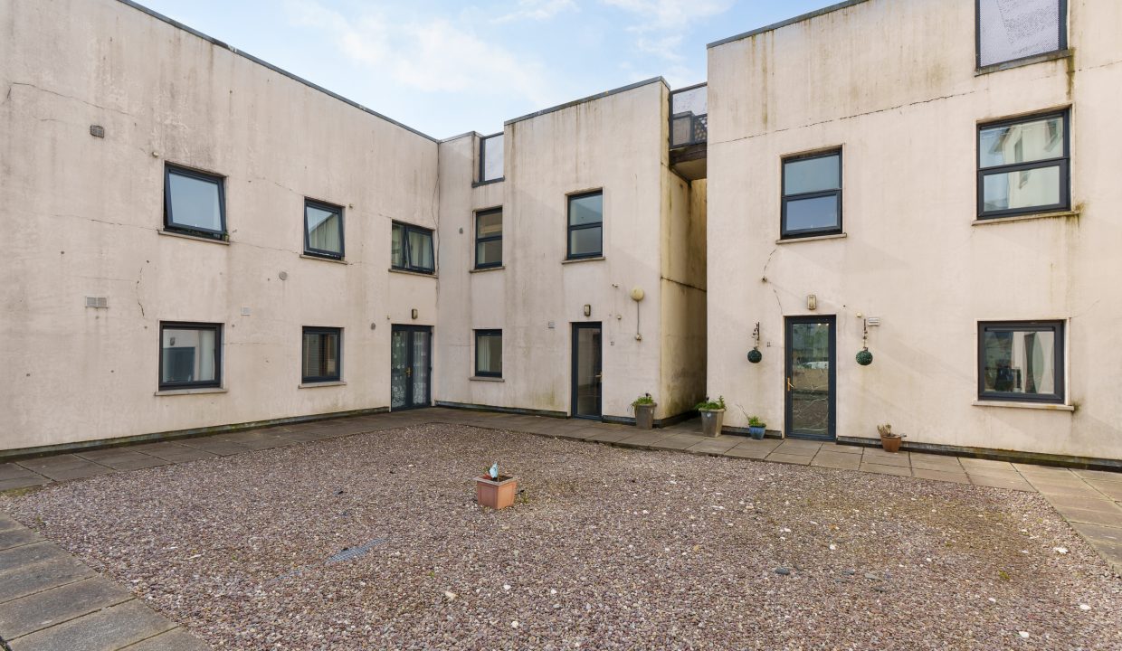 Apt 21, Glen Hall - exterior-2