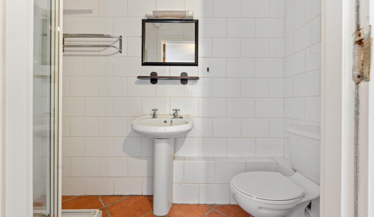 Apt 21, Glen Hall - interior-11