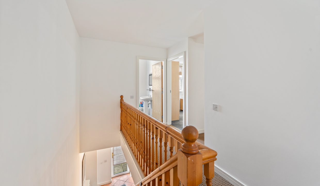 Apt 21, Glen Hall - interior-12