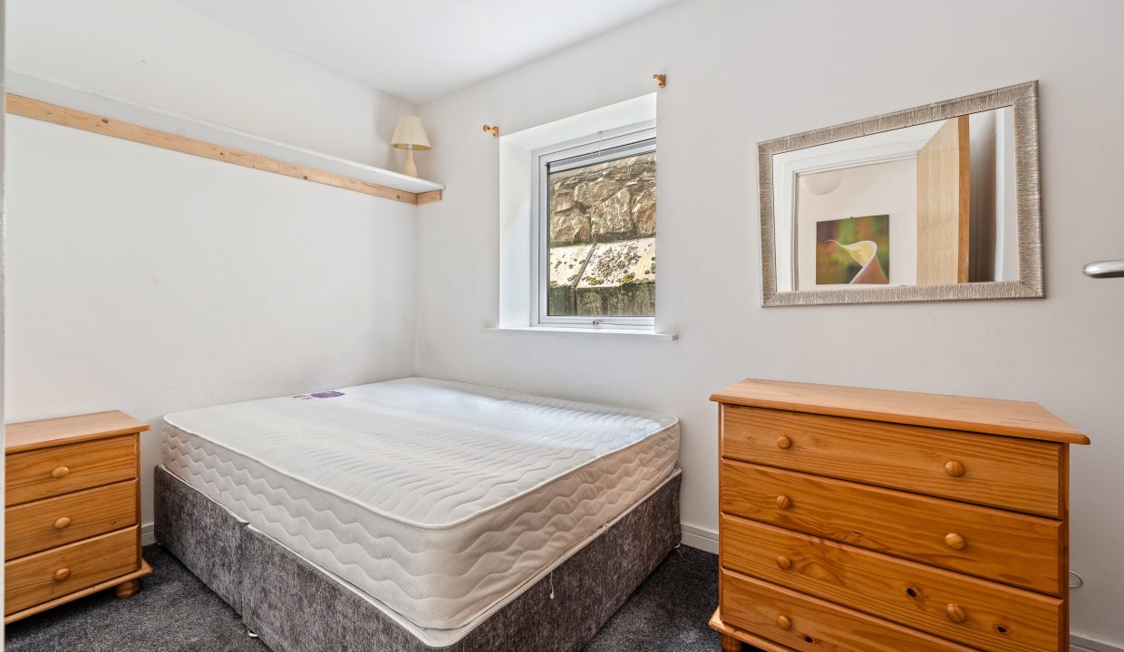 Apt 21, Glen Hall - interior-17