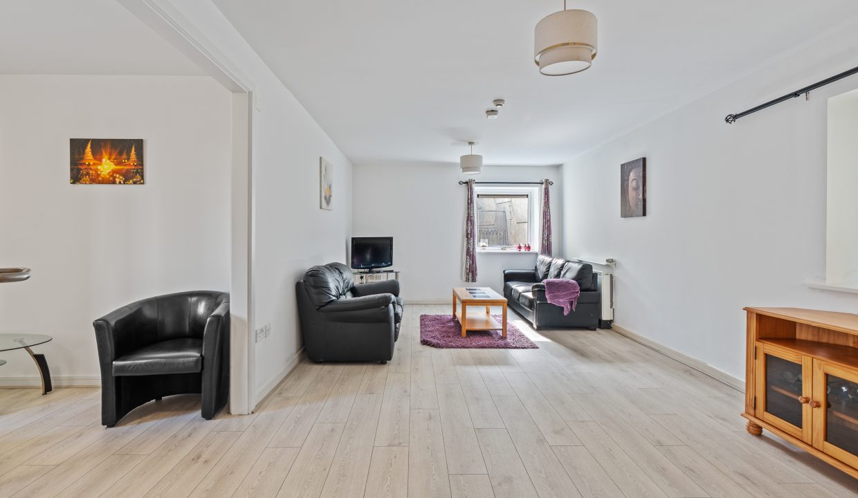 Apt 21, Glen Hall - interior-2