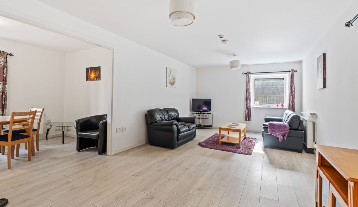 Apt 21, Glen Hall - interior-3