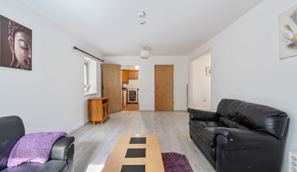 Apt 21, Glen Hall - interior-5