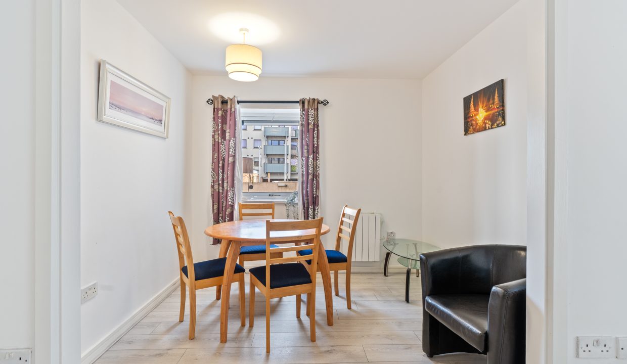 Apt 21, Glen Hall - interior-7