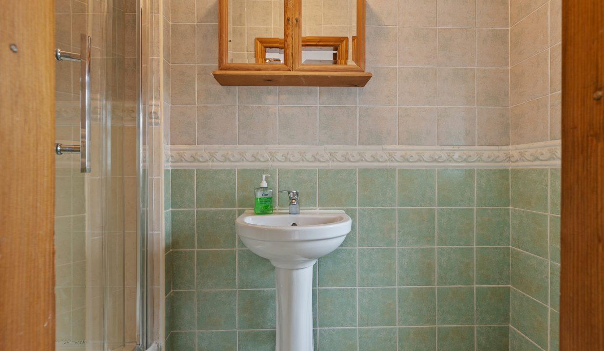12 Marwood Avenue - interior-21