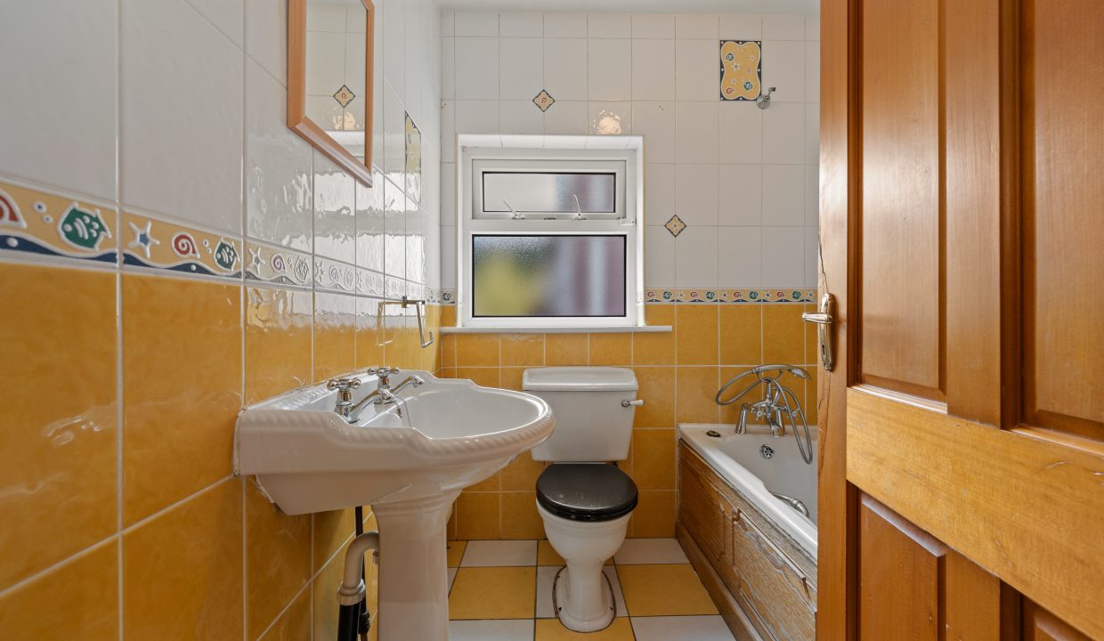 12 Marwood Avenue - interior-24