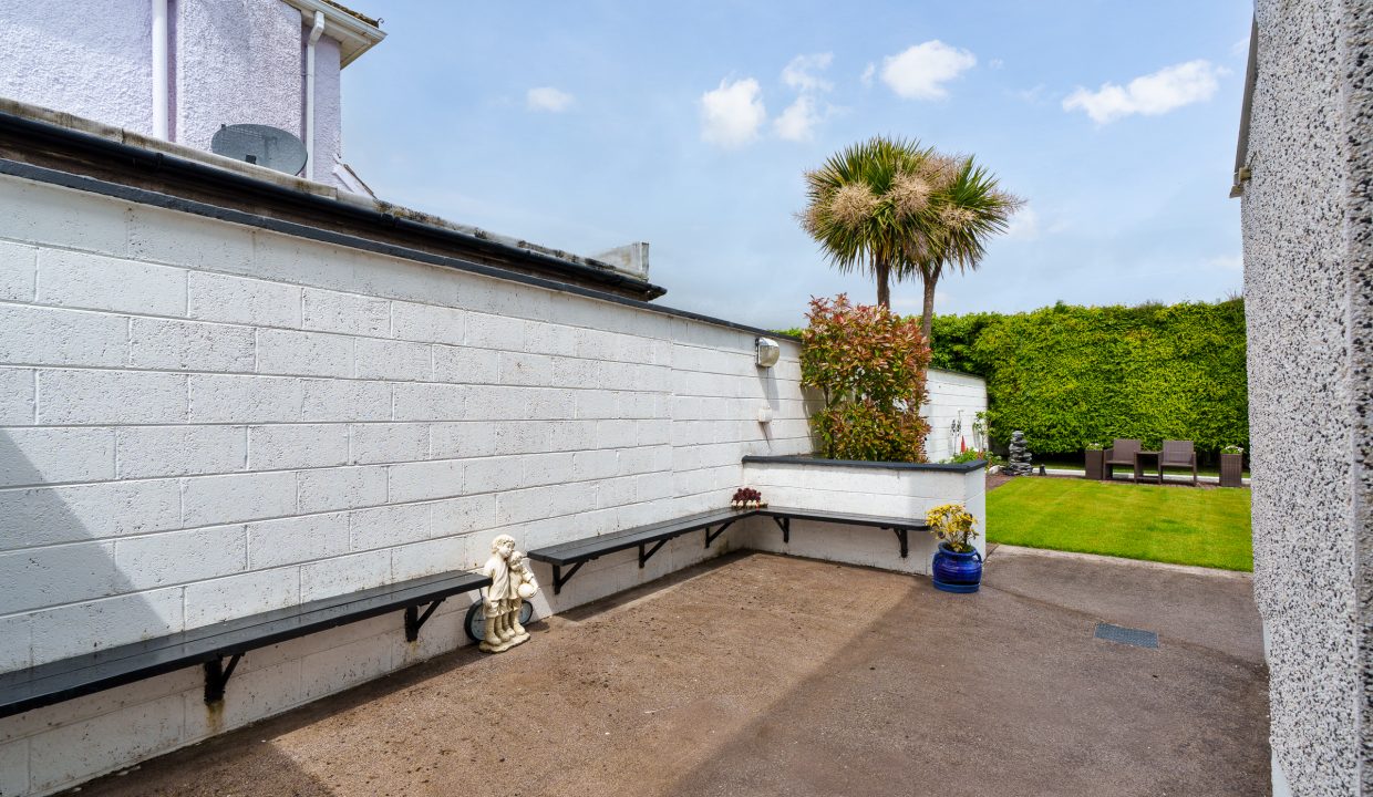 15 Ardmanning Lawn - exterior-1