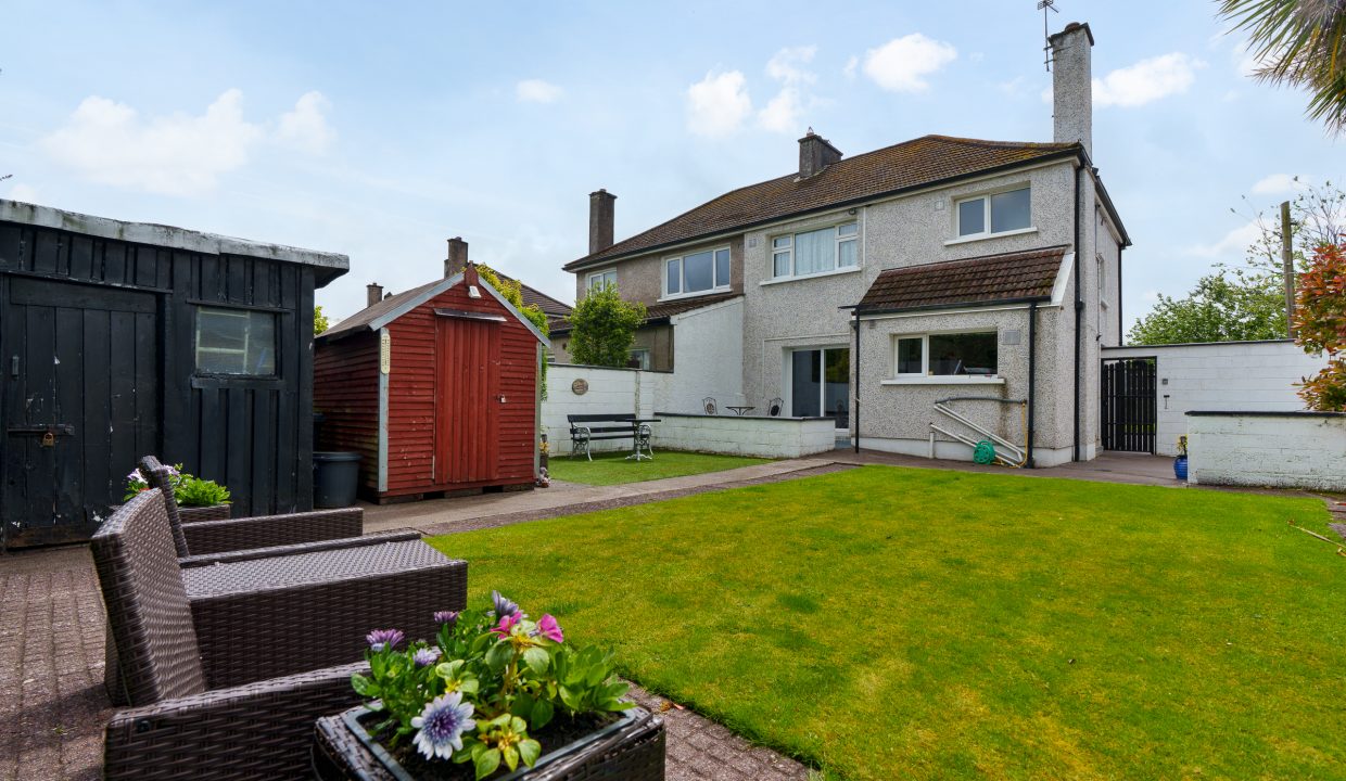 15 Ardmanning Lawn - exterior-10