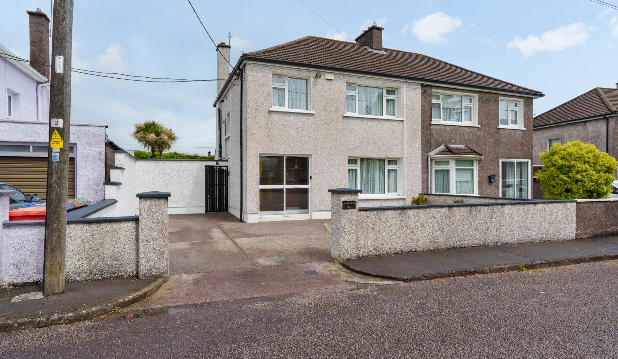 15 Ardmanning Lawn - exterior-12