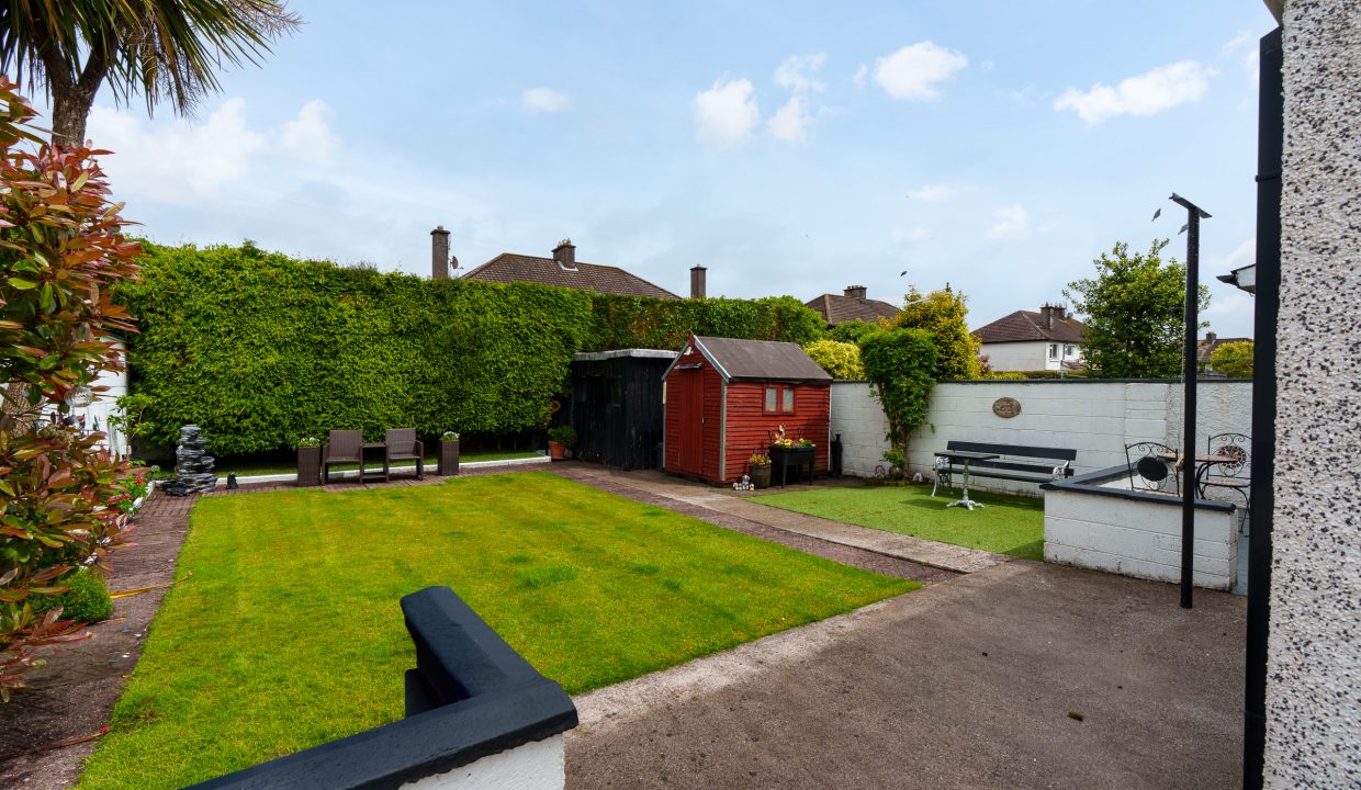 15 Ardmanning Lawn - exterior-2