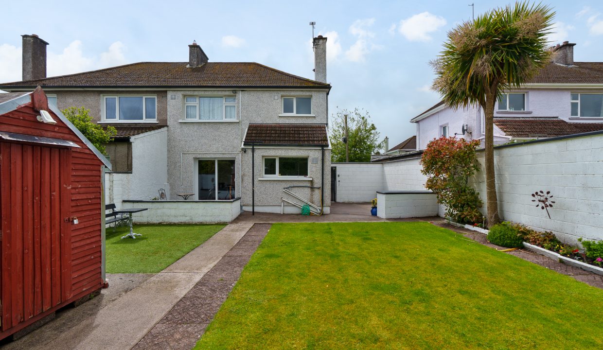 15 Ardmanning Lawn - exterior-9