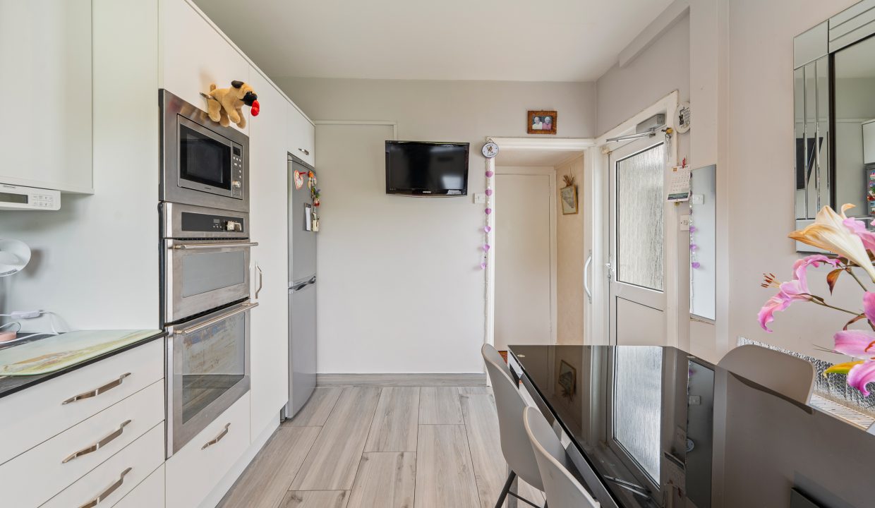 15 Ardmanning Lawn - interior-6
