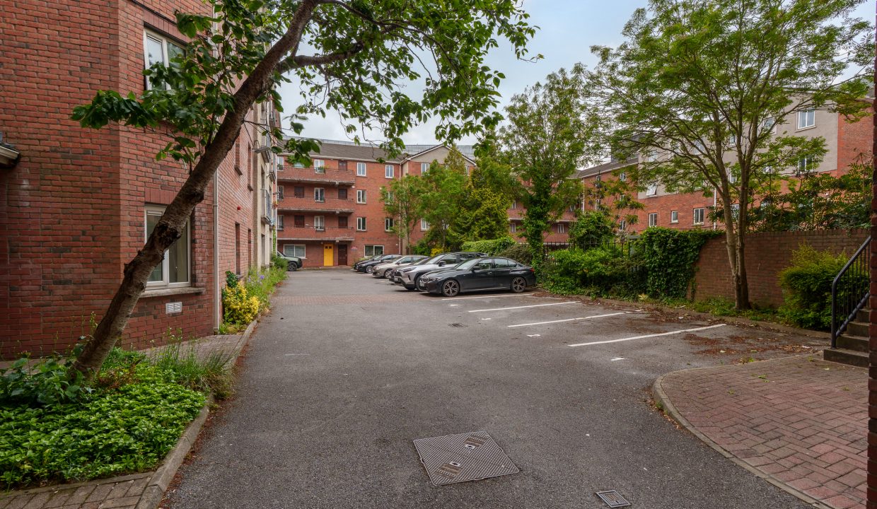 22 Dun Laoi - exterior-9