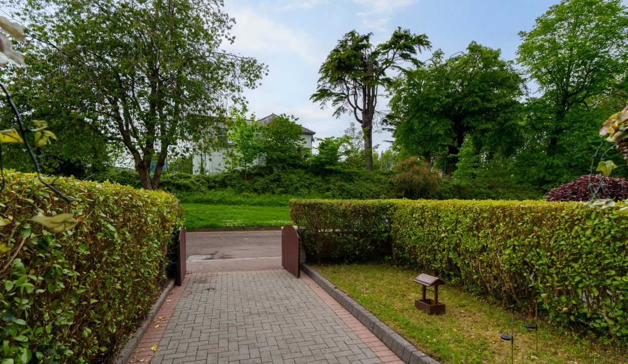 4 Parklea Court - exterior-7