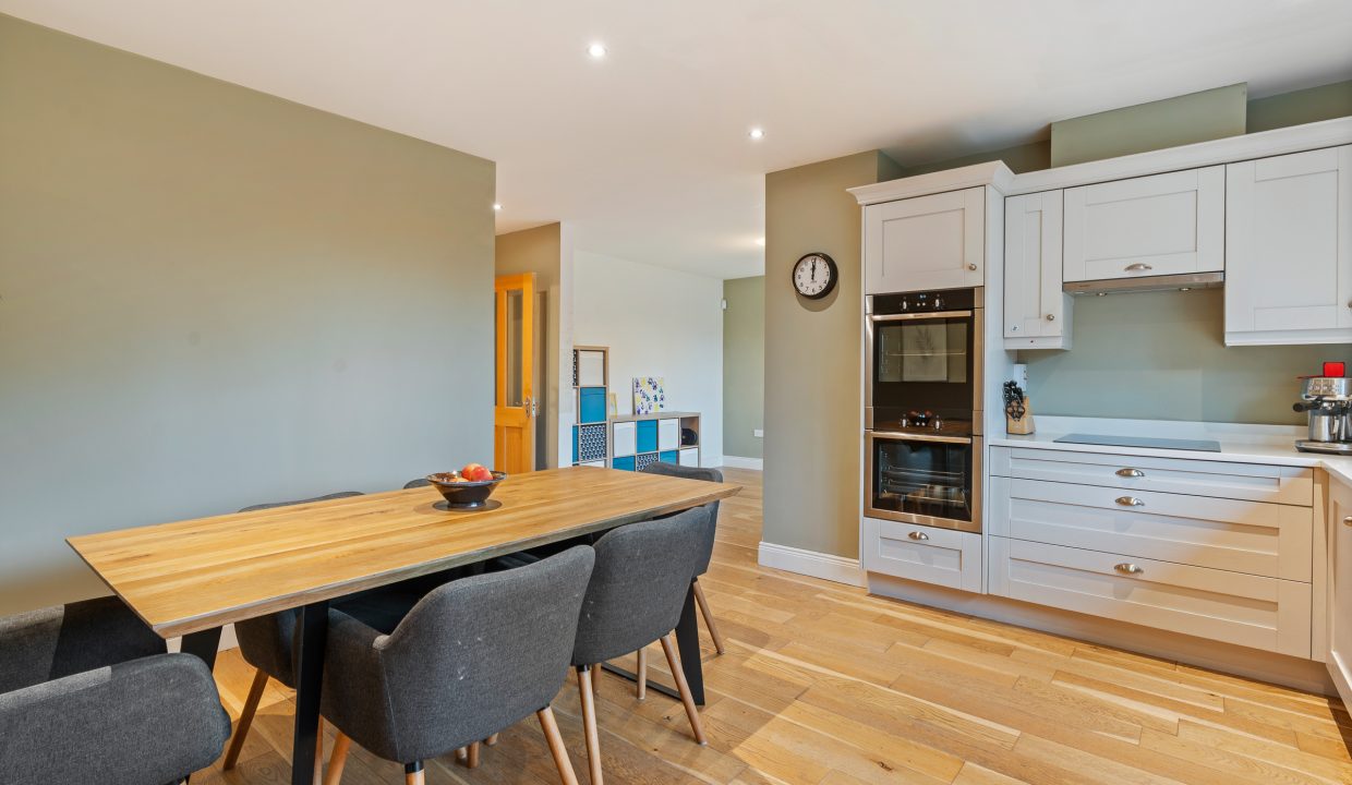 6 Coolkellure Way - interior-11