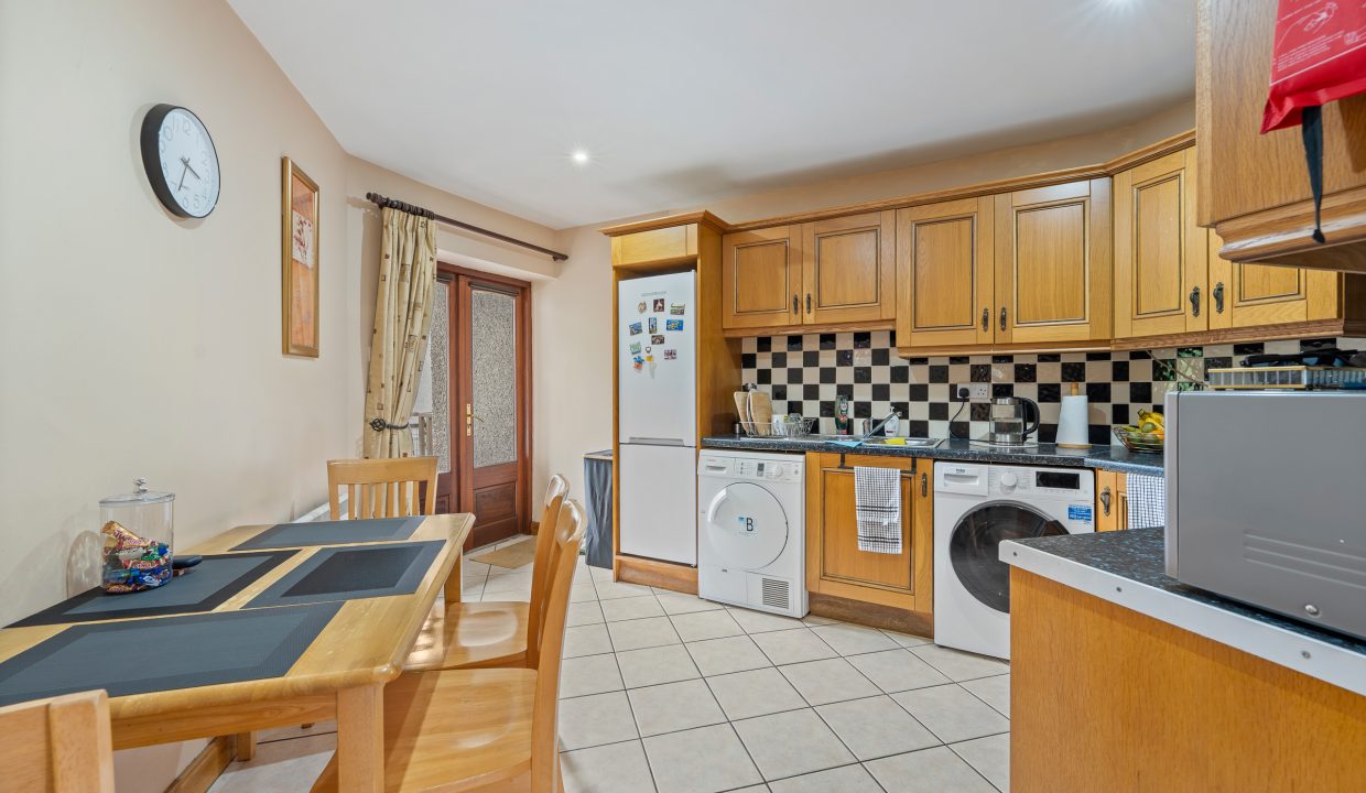 Apt 34, Ronayn_s Court - interior-11