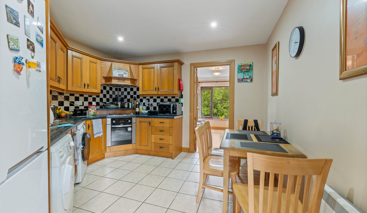 Apt 34, Ronayn_s Court - interior-13