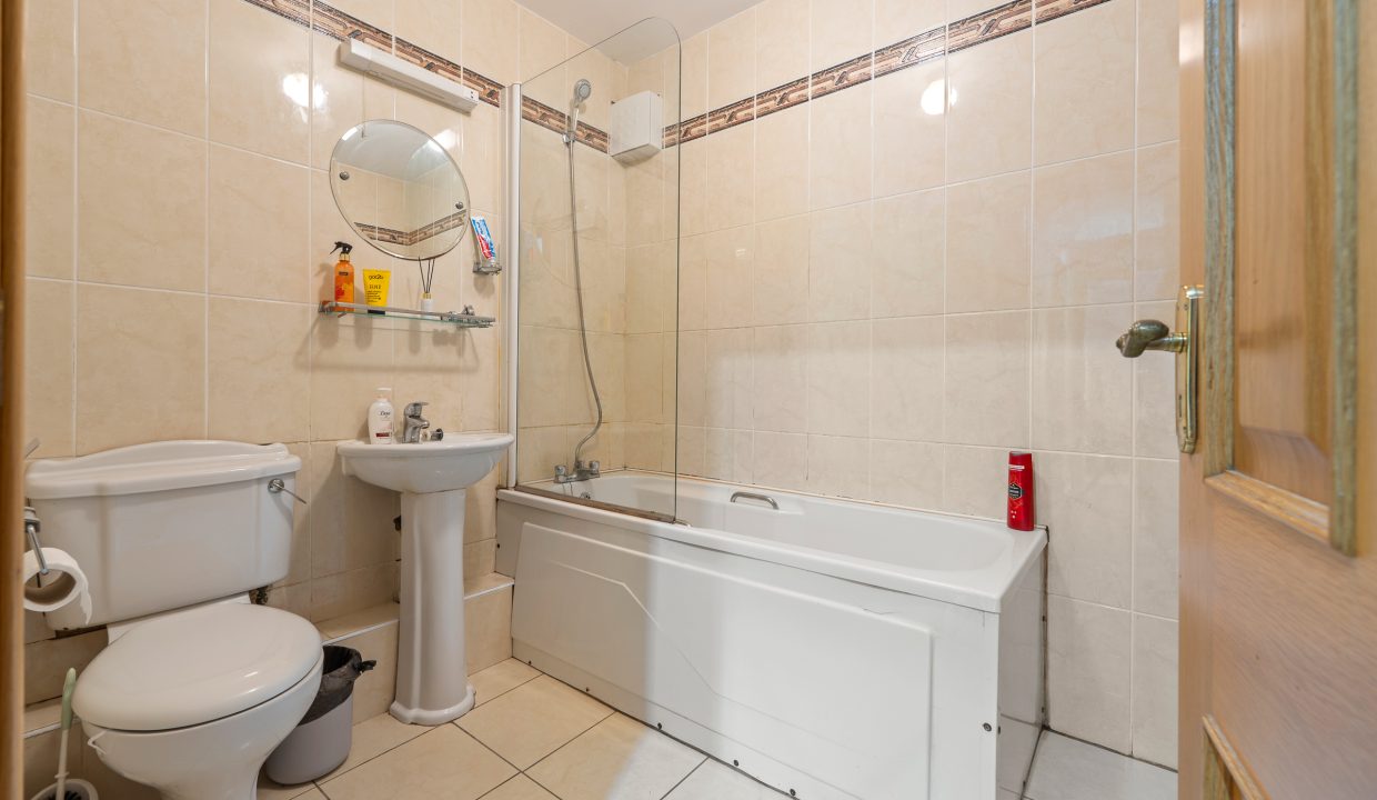 Apt 34, Ronayn_s Court - interior-2