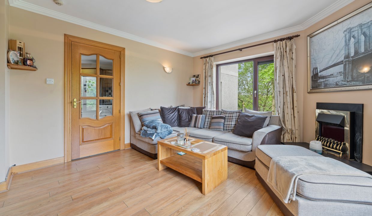 Apt 34, Ronayn_s Court - interior-8