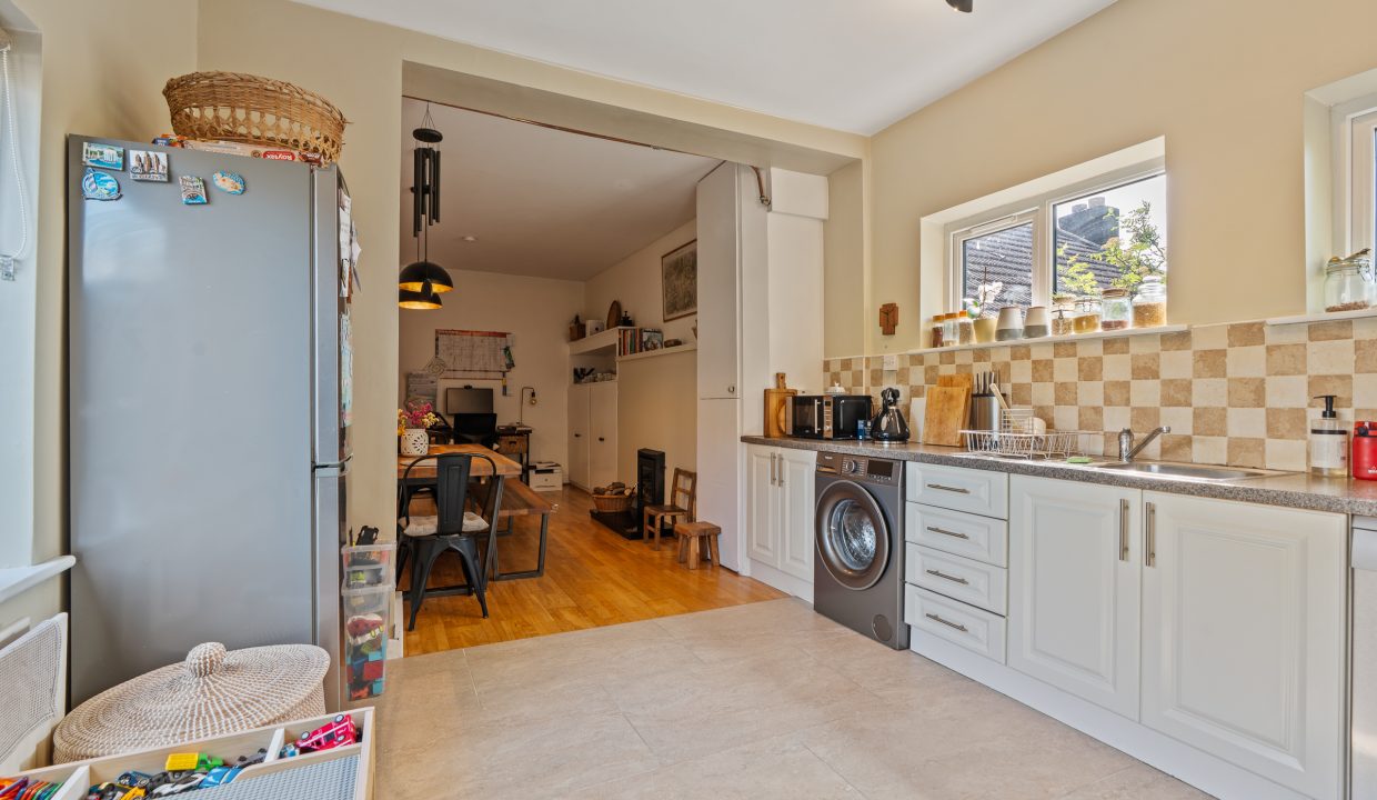 Neidin, Assumption Road - interior-10