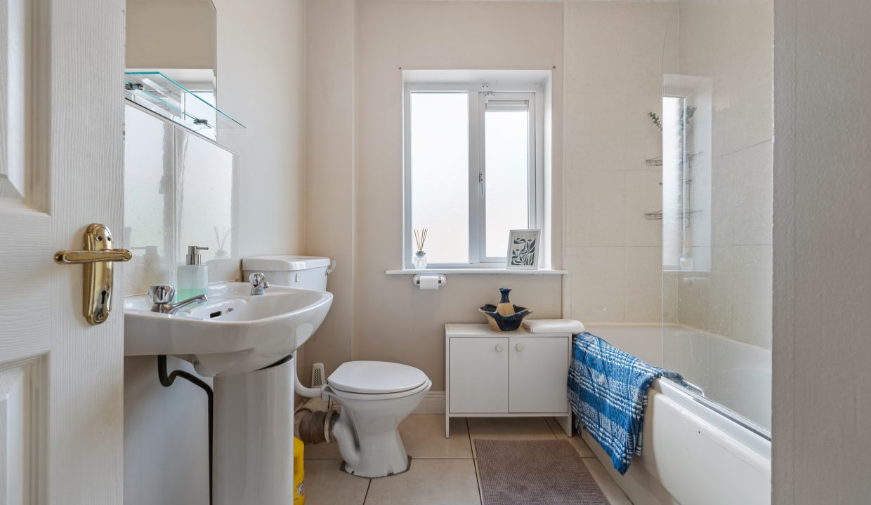 16 Watercourse Mews - interior-15