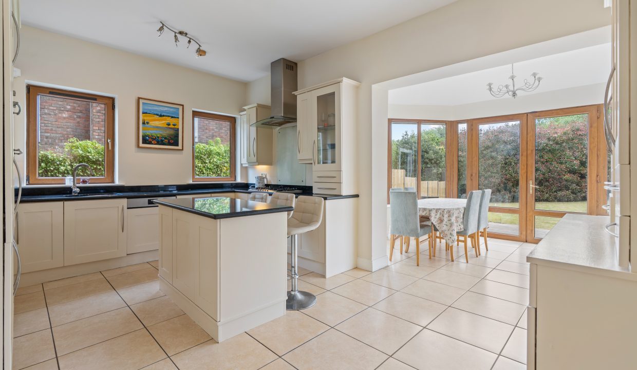 17 Abbotswood Downs - interior-10