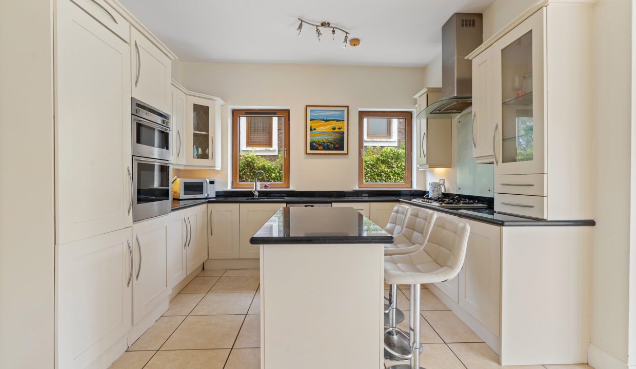 17 Abbotswood Downs - interior-11
