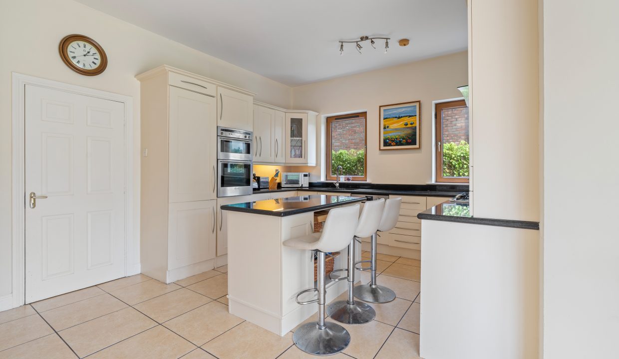 17 Abbotswood Downs - interior-12