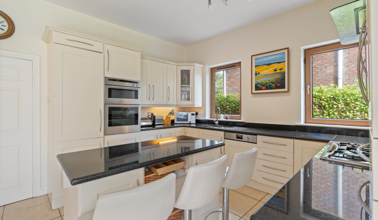 17 Abbotswood Downs - interior-13