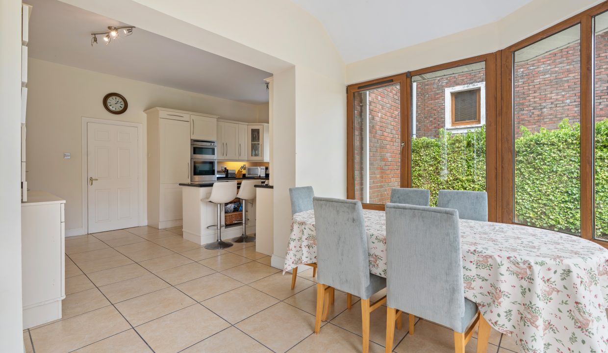 17 Abbotswood Downs - interior-19