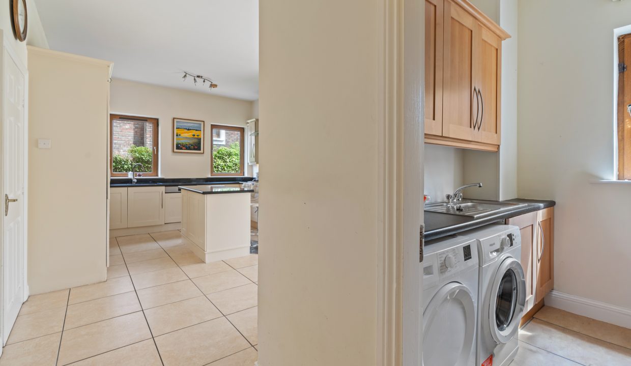 17 Abbotswood Downs - interior-20