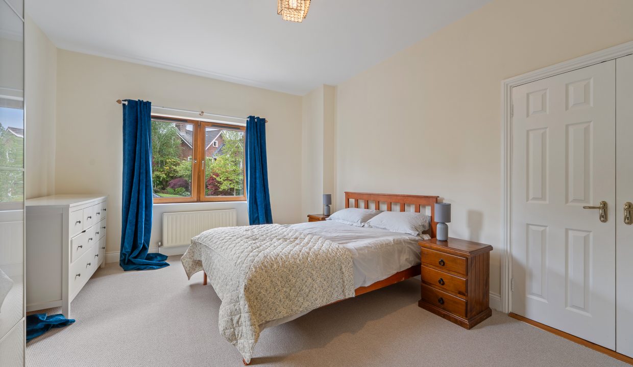 17 Abbotswood Downs - interior-36
