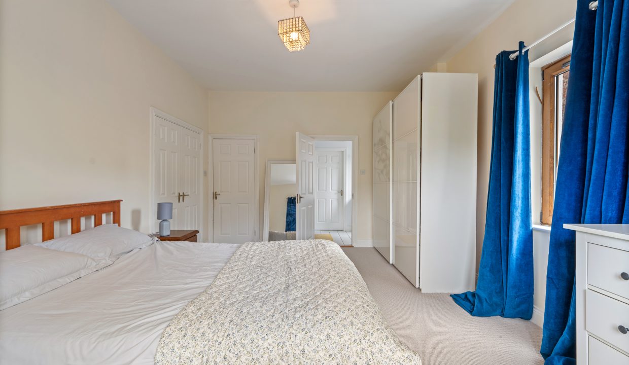17 Abbotswood Downs - interior-37