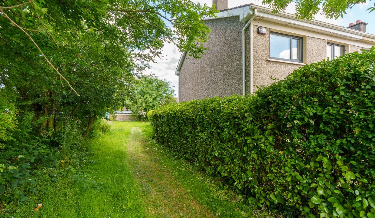 35 Pinewood - exterior-6