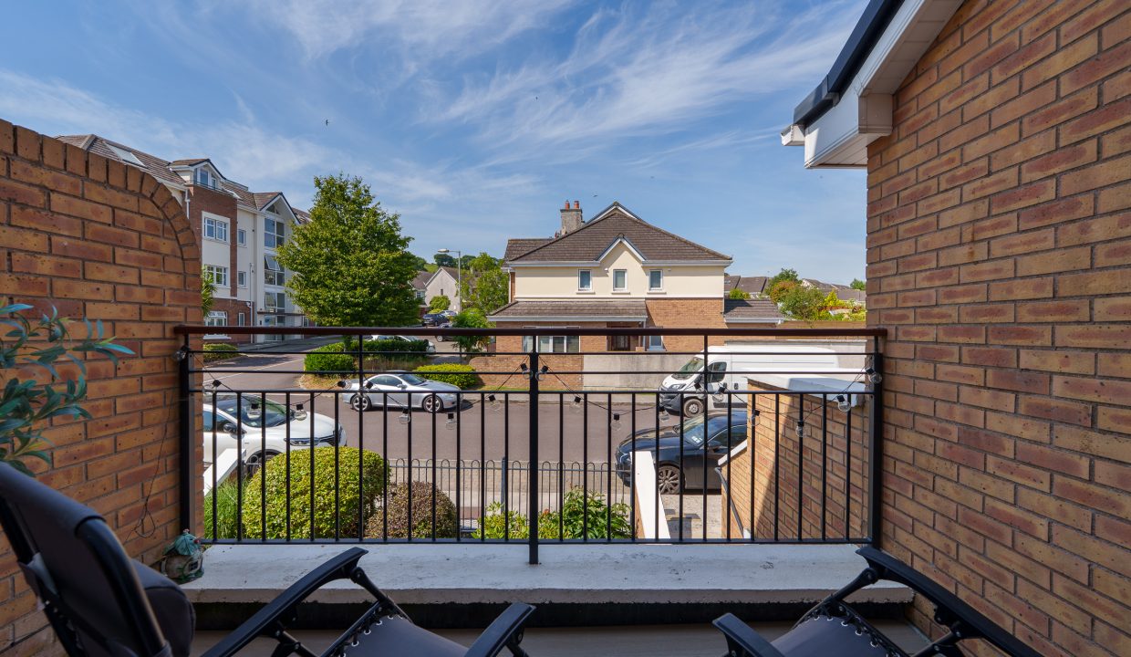 4 The Avenue - exterior-5