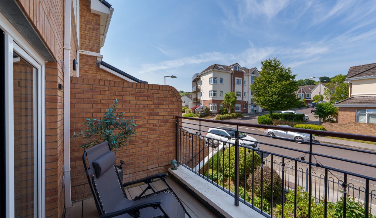 4 The Avenue - exterior-7