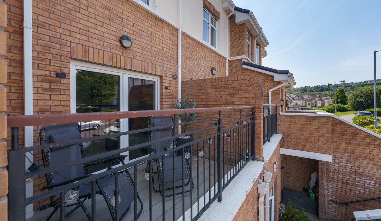 4 The Avenue - exterior-8