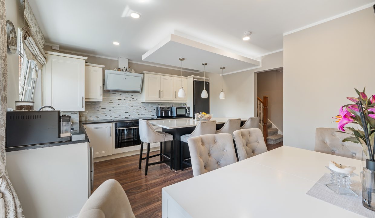 4 The Avenue - interior-14