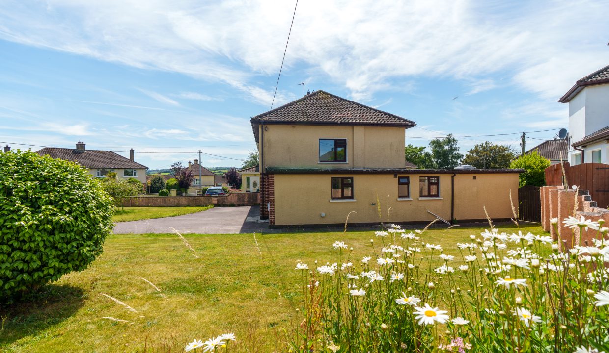 8 Firgrove Lawn - exterior-12