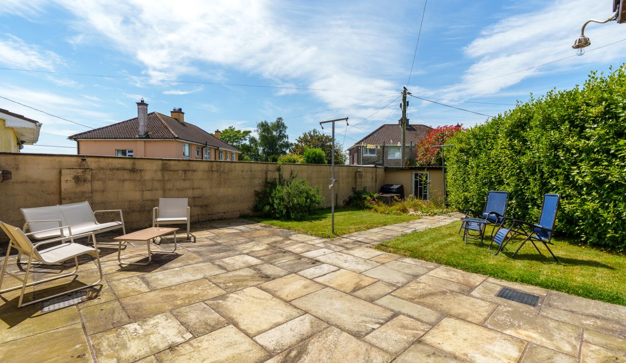 8 Firgrove Lawn - exterior-15